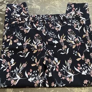 Very comfortable & stretchy, pretty, classy bnwot, back pockets